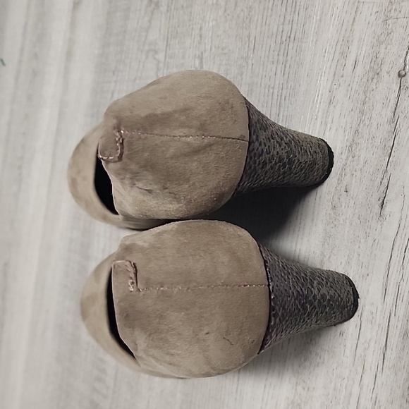 Aerosoles Tan Snakeskin Design Wedges Size 9 - Picture 5 of 5